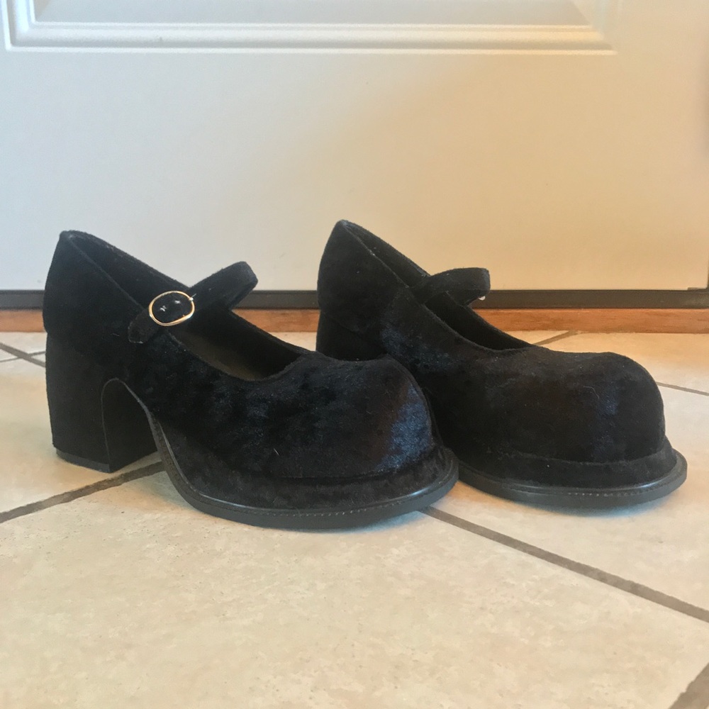 SOLD 🖤 VTG FUNKY PLATFORM BRATZ MARYJANES 🖤🖖🏻